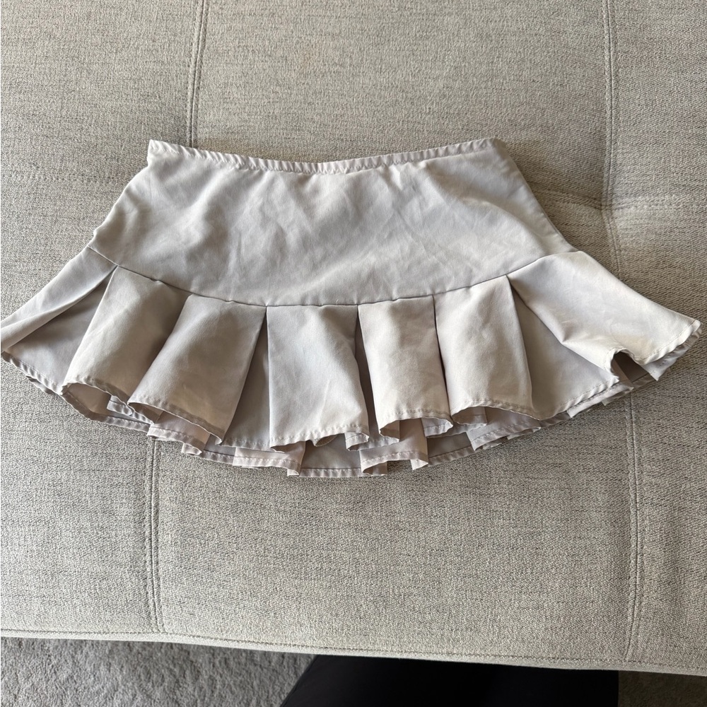 Elegant Cream Pleated Skirt